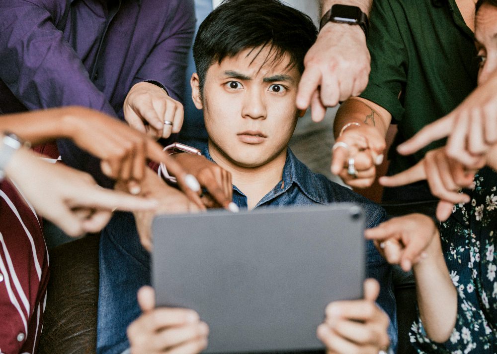 ciri ciri social engineering